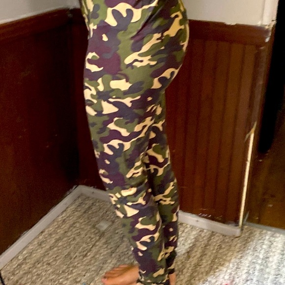 Pants - Camo women’s leggings